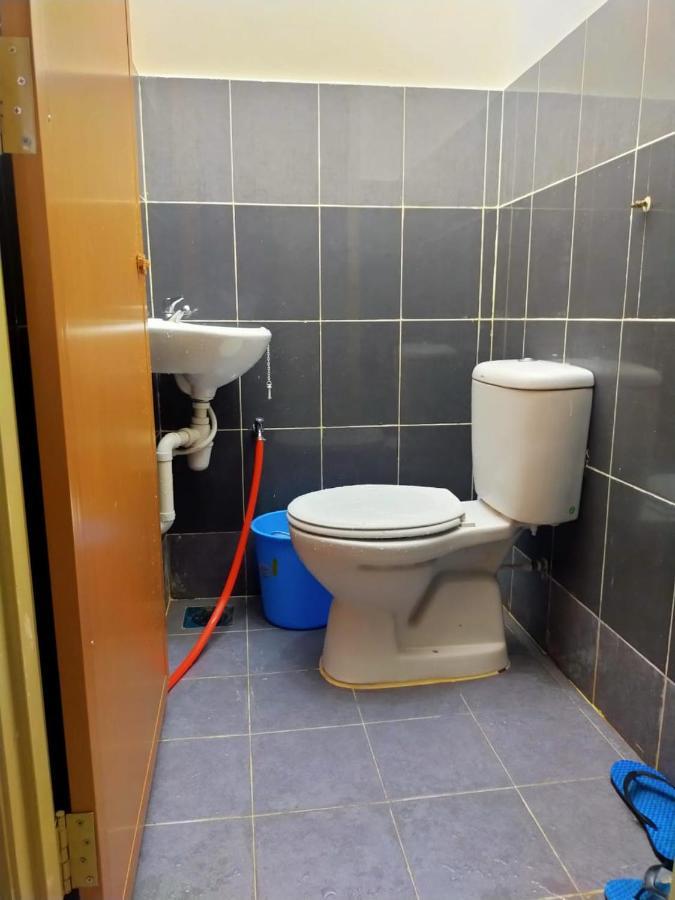 Ayuni Homestay Kuala Besut Terengganu Экстерьер фото